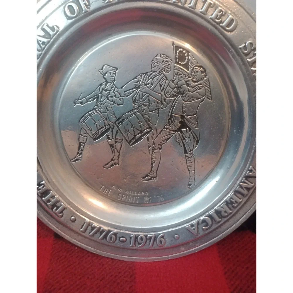 York Metalcrafters pewter Plate commemorating the U.S. Bicentennial in 1976